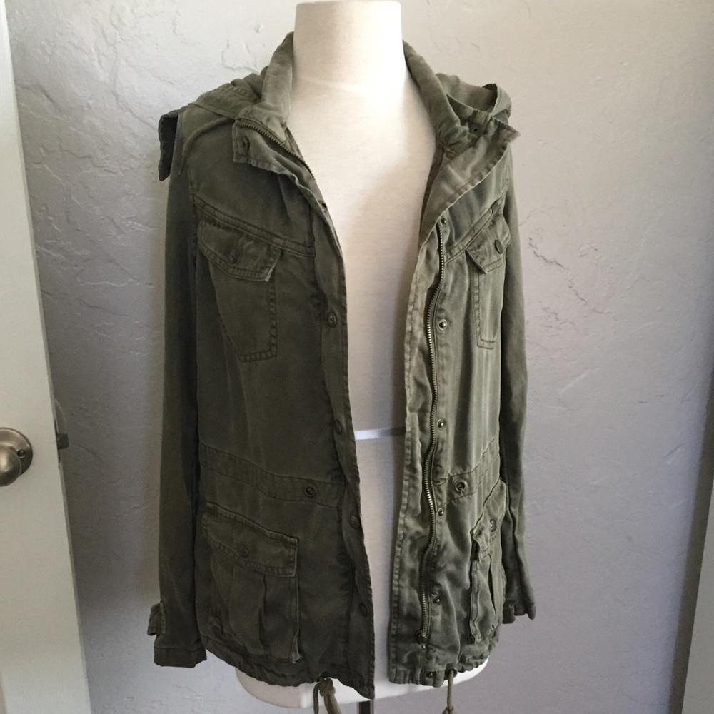 GORGEOUS!  Max Jeans Tencel cargo jacket in olive - Picture 7 of 8